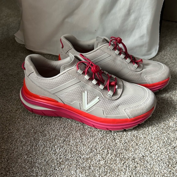 Vionic Walk Max - Picture 2 of 8